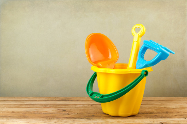 ARTICLE: How to make regular deposits to your kids emotional buckets // MarciePaige.com
